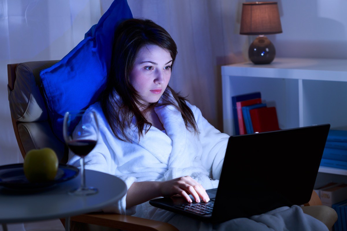 Thức khuya vừa không có lợi cho sức khỏe vừa làm trì hoãn quá trình giảm cân