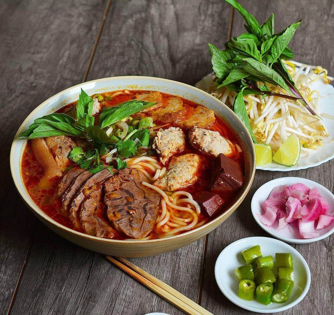 Bún bò Huế - đặc sản nổi tiếng thơm ngon xứ Huế 